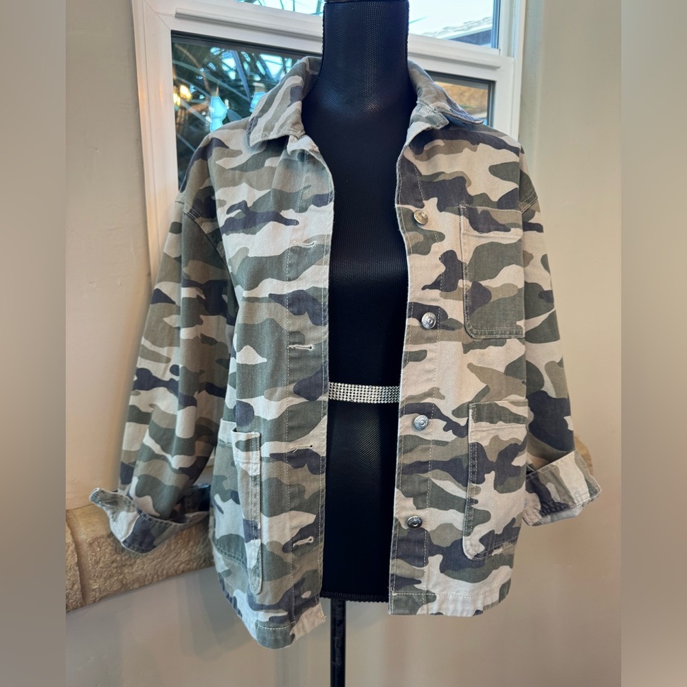 H&M - DIVIDED Camouflage Camo Lightweight Jacket Women’s Size Small - Picture 3 of 10